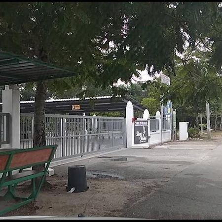 Zr D'Chili Homestay, Kemaman Chukai Bagian luar foto